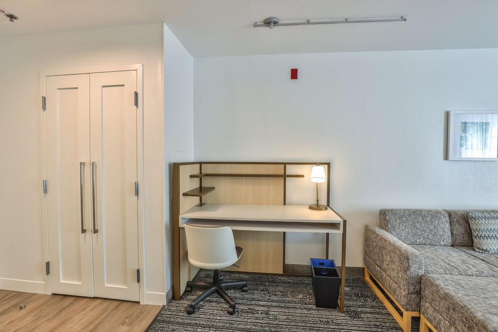 טלהאסי Alluxsuites At 1876, Ascend Hotel Collection מראה חיצוני תמונה